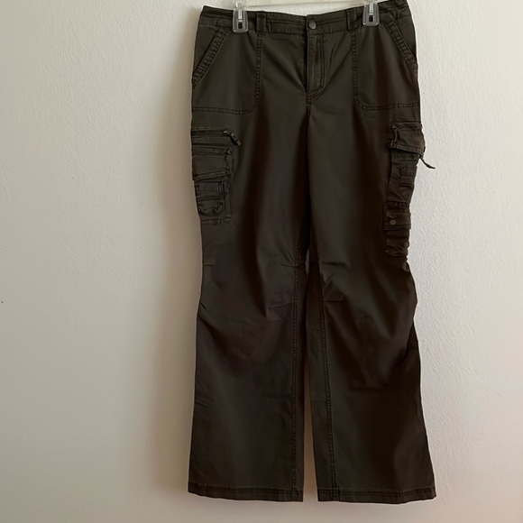 Courtenay Cargo Pants Women’s Size 12. - Picture 2 of 15